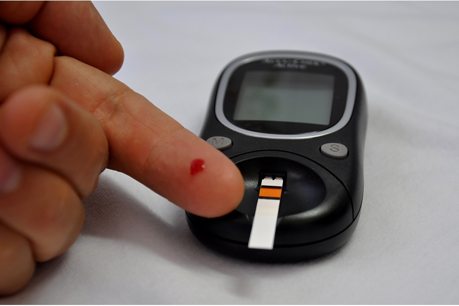 Glucose finger prick test